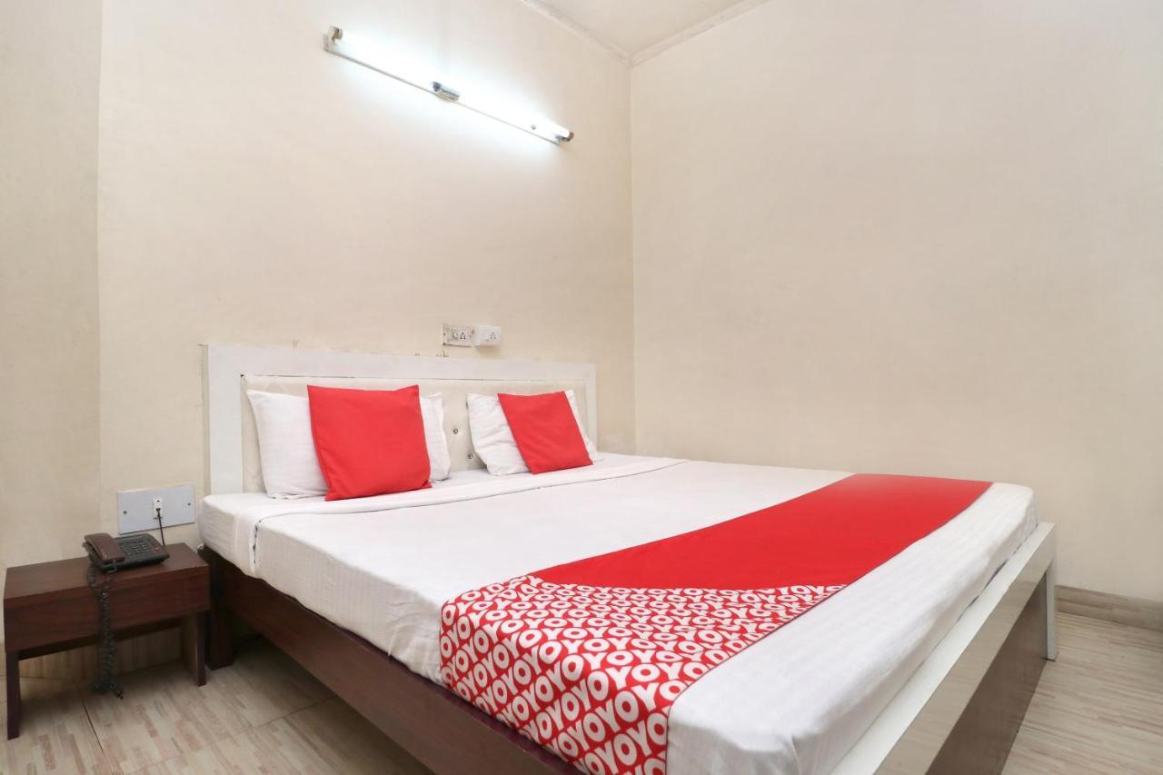 Oyo 24322 Hotel Gulshan Jalandhar Bagian luar foto